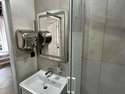 комерційна за адресою Мосяжна вул., 2