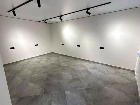 комерційна за адресою Мосяжна вул., 2