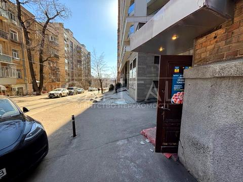 комерційна за адресою Київ, Гоголівська вул., 49