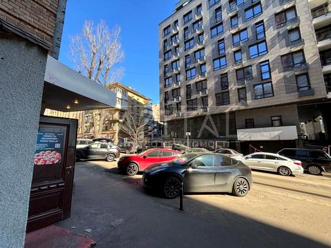 комерційна за адресою Київ, Гоголівська вул., 49