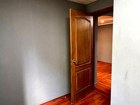 комерційна за адресою Кловський узвіз, 14-Б