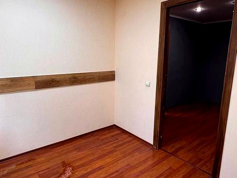 комерційна за адресою Кловський узвіз, 14-Б