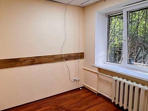 комерційна за адресою Кловський узвіз, 14-Б