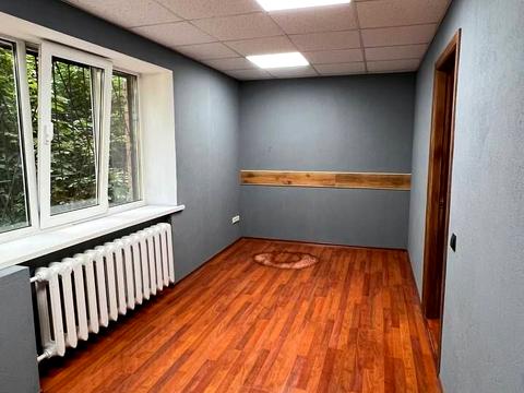 комерційна за адресою Кловський узвіз, 14-Б