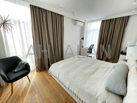 квартира за адресою Регенераторна вул., 4 к14