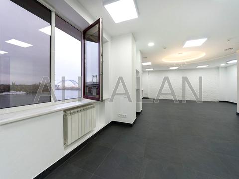 комерційна за адресою Верхній Вал вул., 72