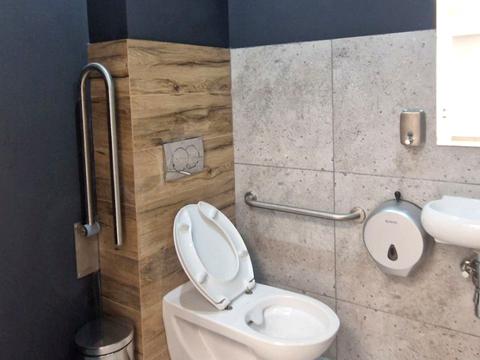 комерційна за адресою Почайнинська вул., 25/49