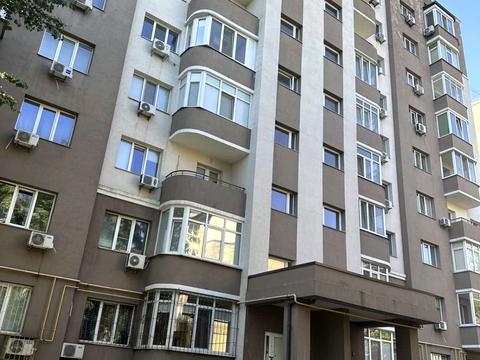 квартира за адресою Рея Бредбері вул., 5/15