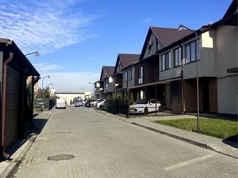 будинок за адресою Степана Дем'янчука вул.