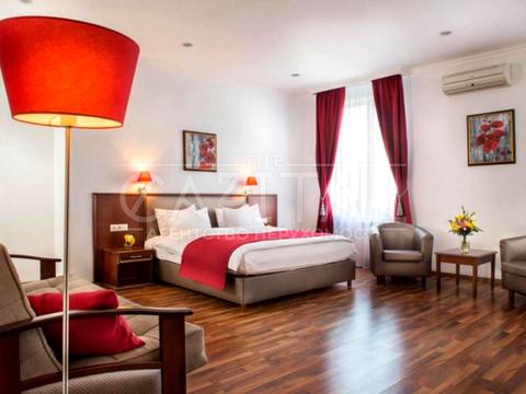 комерційна за адресою Велика Васильківська вул. (Червоноармійська), 67/7