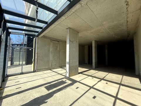 комерційна за адресою Торговиця вул., (Будинок)