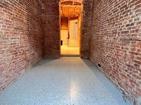 комерційна за адресою Гетьмана Петра Дорошенка вул. (Жовтнева), 37