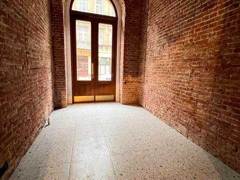 комерційна за адресою Гетьмана Петра Дорошенка вул. (Жовтнева), 37