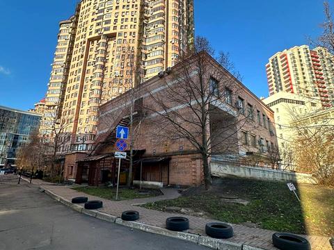 комерційна за адресою Євгена Коновальця вул. (Щорса), 36-Б