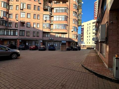 комерційна за адресою Євгена Коновальця вул. (Щорса), 36-Б