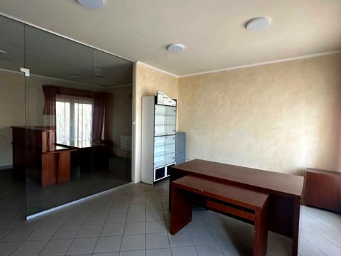 комерційна за адресою Євгена Коновальця вул. (Щорса), 36-Б