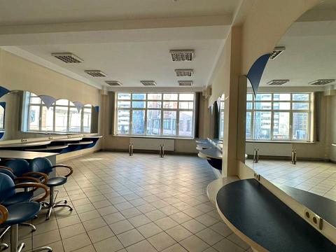 комерційна за адресою Євгена Коновальця вул. (Щорса), 36-Б