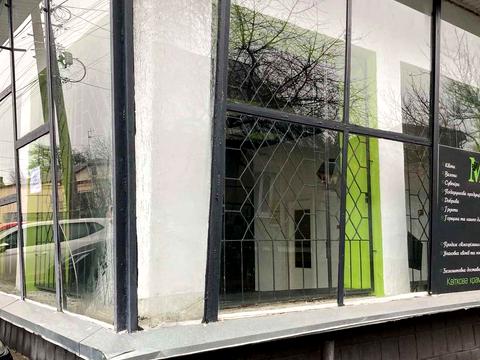 комерційна за адресою Волонтерська, 8