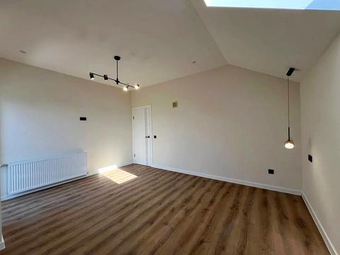 будинок за адресою 24 Серпня вул.