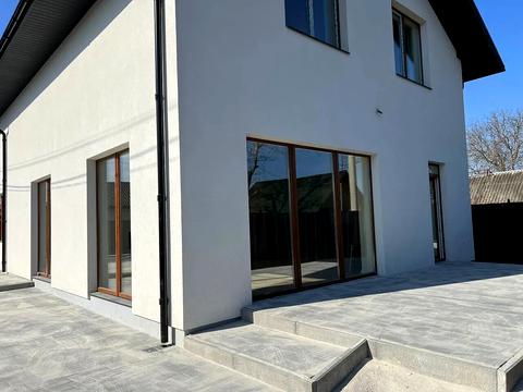 будинок за адресою 24 Серпня вул.