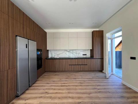 будинок за адресою 24 Серпня вул.