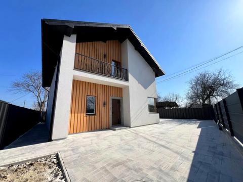 будинок за адресою 24 Серпня вул.