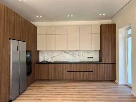 будинок за адресою 24 Серпня вул.