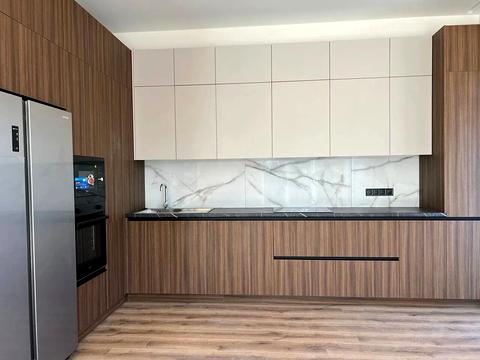 будинок за адресою 24 Серпня вул.