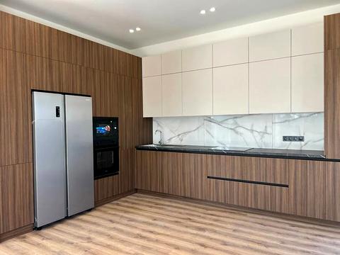 будинок за адресою 24 Серпня вул.