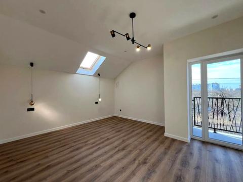 будинок за адресою 24 Серпня вул.