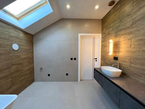 будинок за адресою 24 Серпня вул.