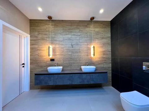 будинок за адресою 24 Серпня вул.