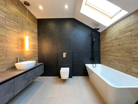 будинок за адресою 24 Серпня вул.