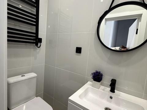 дом по адресу с. Святопетровское, Индустриальная ул., 11