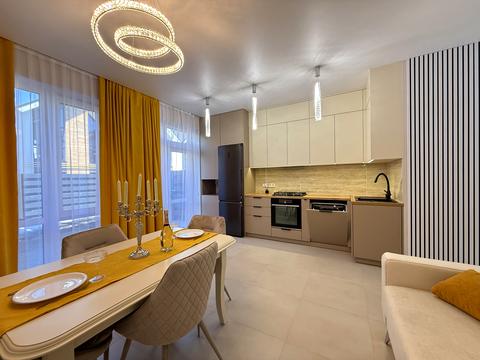 дом по адресу с. Святопетровское, Индустриальная ул., 11