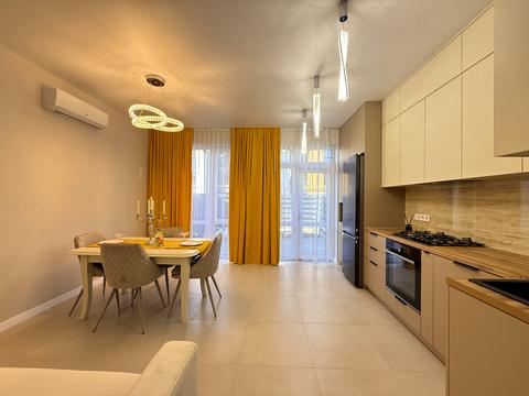 дом по адресу с. Святопетровское, Индустриальная ул., 11