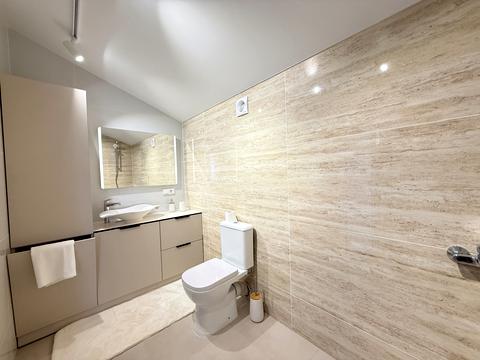 дом по адресу с. Святопетровское, Индустриальная ул., 11