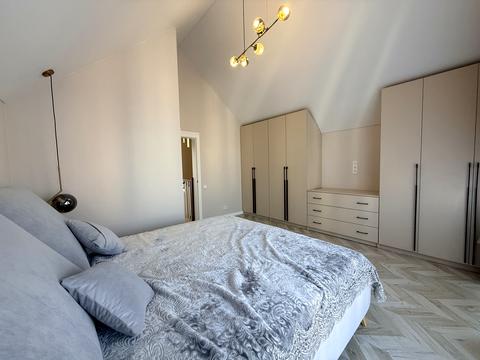 дом по адресу с. Святопетровское, Индустриальная ул., 11