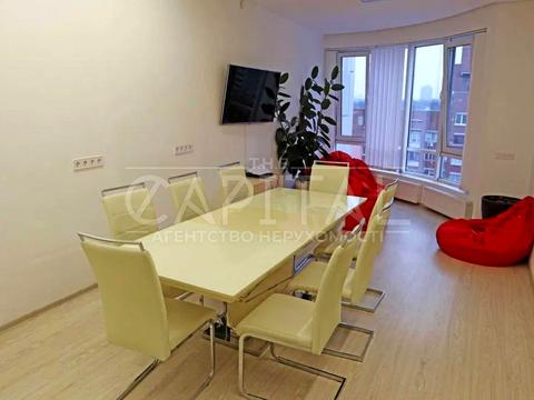 коммерческая по адресу Антоновича ул. (Горького), 131