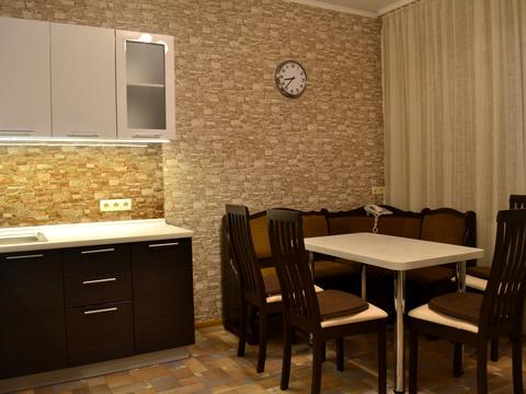 квартира за адресою Анни Ахматової вул., 13