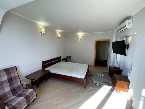 квартира за адресою Дніпровська набережна вул., 1