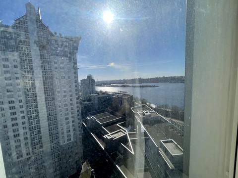 квартира за адресою Дніпровська набережна вул., 1