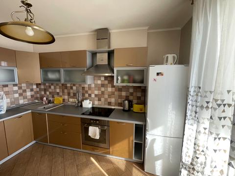 квартира за адресою Дніпровська набережна вул., 1