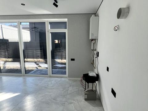 дом по адресу с. Петропавловская Борщаговка, Винницкая ул.