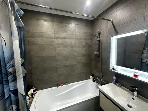 квартира за адресою В'ячеслава Чорновола вул., 6-А