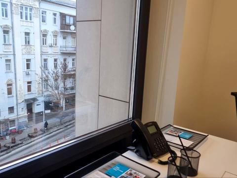 комерційна за адресою майдан Незалежності пл., 2