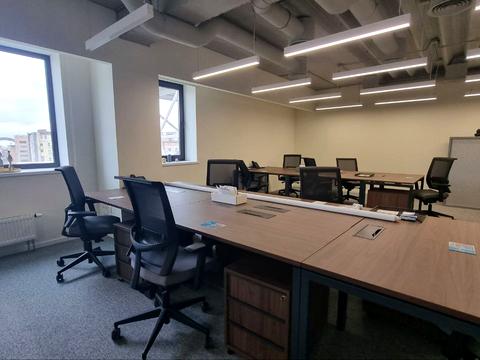 комерційна за адресою майдан Незалежності пл., 2