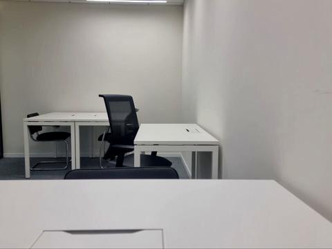 комерційна за адресою майдан Незалежності пл., 2