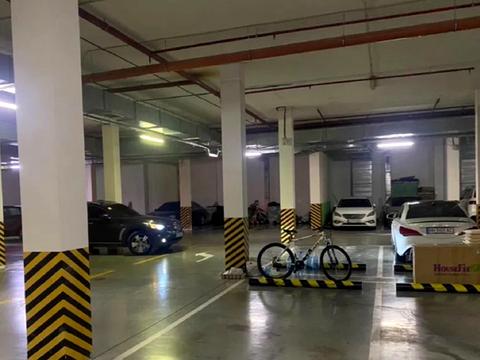 паркоместо по адресу Французский бульв., 60б