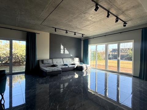 будинок за адресою Центральна вул.